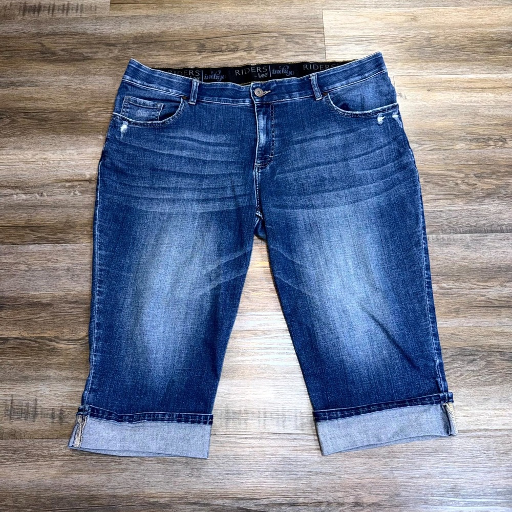Riders by Lee Indigo Womens Plus-Size 22W Denim Cuffed Capris Medium Wash Finish